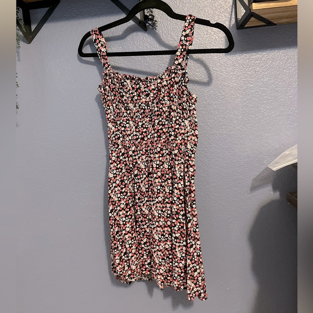 Row A black and white floral dress Medium